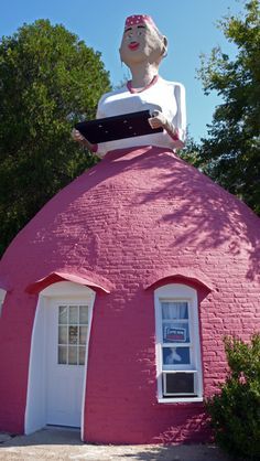 discovering-the-extraordinary-homes-that-defy-conventional-norms-19630-9