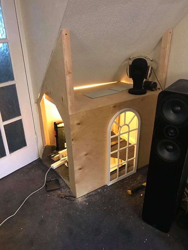 man-builds-his-rescue-dog-with-trust-issues-a-mini-house-in-the-living-room-to-let-him-have-some-alone-time-01