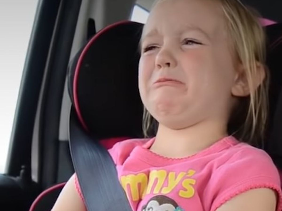 sad-little-girl sad little girl